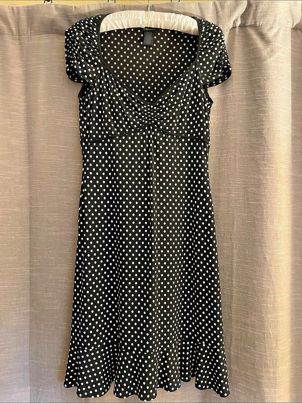 BCBGMAXAZRIA PRLS1964 Polka Dot Ruching Midi Dress Size Medium